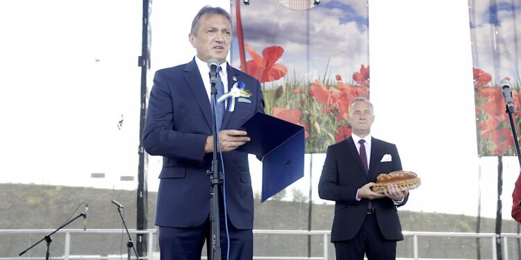 28.08.2022. Górno. Dożynki powiatu kieleckiego i gminy Górno. Na zdjęciu: Mirosław Gębski - starosta kielecki. / Fot. Jarosław Kubalski - Radio Kielce.