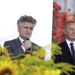 28.08.2022. Górno. Dożynki powiatu kieleckiego i gminy Górno. Na zdjęciu przemawia senator Krzysztof Słoń. / Fot. Jarosław Kubalski - Radio Kielce.