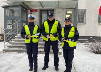 14.02.2025. Końskie. Akcja policji „Odblask na walentynki” / Fot. Magdalena Galas-Klusek – Radio Kielce