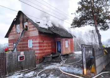 Tragiczny pożar. Strażacy wydobyli zwęglone zwłoki