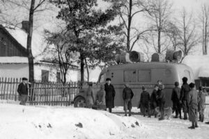 Wóz transmisyjny - samochód ciężarowy Chevrolet 1938 T-series. 1938 rok / źródło: Narodowe Archiwum Cyfrowe