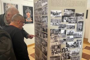 22.02.2025. Sandomierz. Ratusz. Wystawa „Harcerstwo Sandomierskie w czarno-białej fotografii w latach 1912-1992” / Fot. Grażyna Szlęzak - Radio Kielce