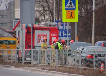 20.02.2025. Kielce. Ulica IX wieków Kielc. Wypadek / Fot. Wojciech Domagała - słuchacz Radia Kielce