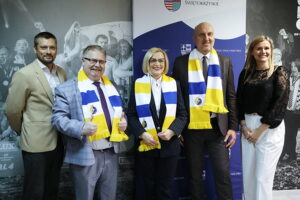 05.02.2025. Kielce. Hala Legionów. Podpisanie umowy sponsorskiej pomiędzy spółką KS Iskra Kielce a Urzędem Marszałkowskim / Fot. Wiktor Taszłow - Radio Kielce