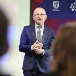 10.02.2025. Kielce. Kielecki Park Technologiczny. Podsumowanie klas patronackich w Zespole Szkół Elektrycznych w Kielcach. Na zdjęciu: Bartłomiej Zapała, zastępca prezydenta Kielc / Fot. Wiktor Taszłow - Radio Kielce
