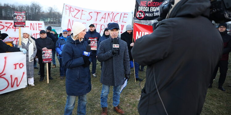 12.02.2025 Kielce. Droga Krajowa S74. Program Interwencja / Fot. Wiktor Taszłow - Radio Kielce