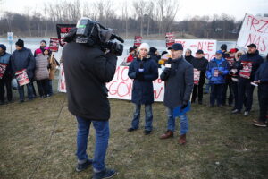 12.02.2025 Kielce. Droga Krajowa S74. Program Interwencja / Fot. Wiktor Taszłow - Radio Kielce