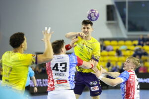 15.02.2025. Kielce. Mecz Industria Kielce - Corotop Gwardia Opole / Fot. Wiktor Taszłow - Radio Kielce