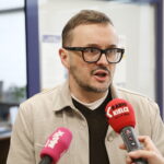 19.02.2025. Kielce. NFZ. Konsultacje z ekspertami ze Świętokrzyskiego Centrum Psychiatrii w Morawicy. Na zdjęciu: dr Konrad Leksa, kierownik Centrum Zdrowia Psychicznego w Kielcach/ Fot. Wiktor Taszłow - Radio Kielce