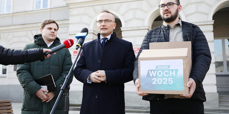 28.02.2025. Konferencja Marka Wocha, kandydata ,,Bezpartyjnych i Samorządowców" na urząd Prezydenta RP / Fot. Wiktor Taszłow – Radio Kielce