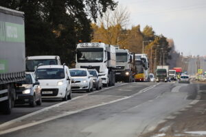 28.02.2025. Brzeziny. Protest mieszkańców / Fot. Wiktor Taszłow - Radio Kielce