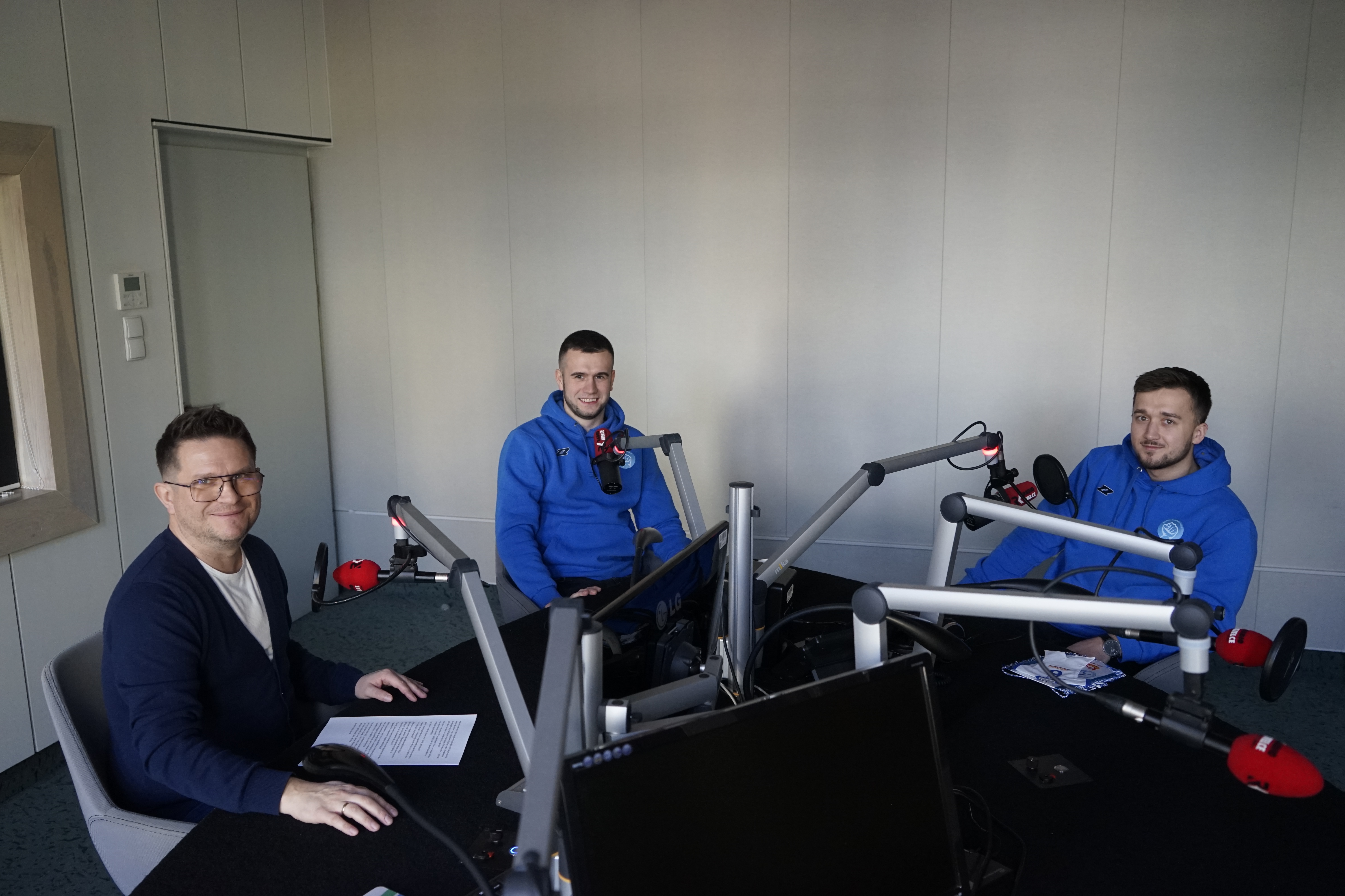 Obice futsalem stoją