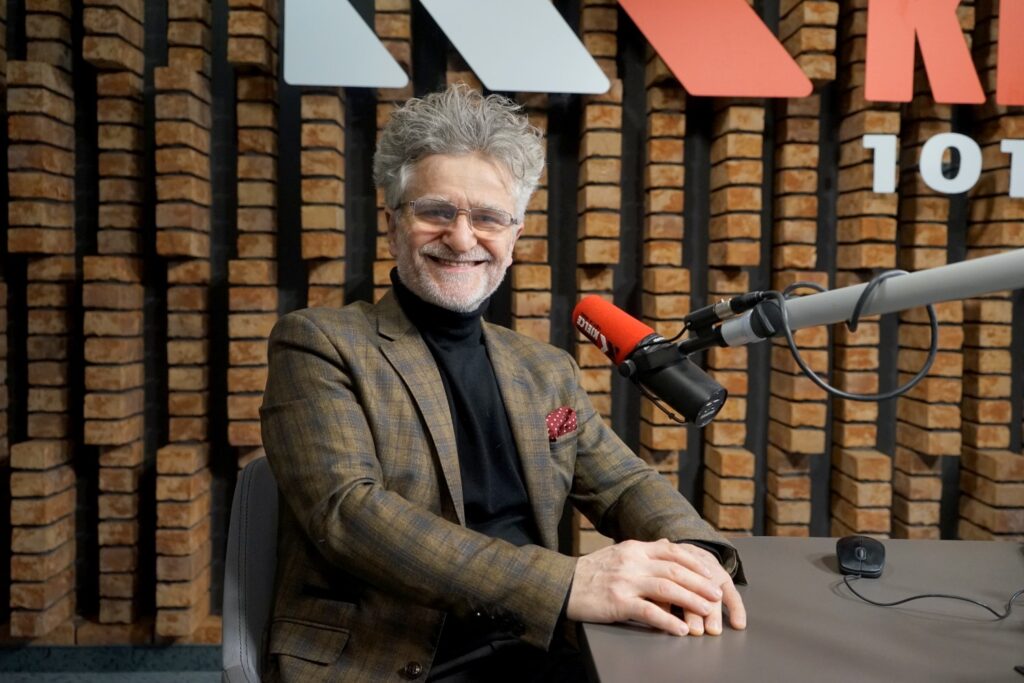 18.02.2025. Radio Kielce. Rozmowa Dnia. Na zdjęciu: Krzysztof Słoń - senator Prawa i Sprawiedliwości / Fot. Robert Felczak - Radio Kielce