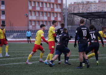 19.02.2025. Kielce. Mecz sparingowy Korona II Kielce - Spartakus - Daleszyce / Fot. Adrian Karwat - Radio Kielce