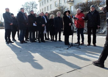 Działacze Prawa i Sprawiedliwości chcą by rząd wypowiedział pakt migracyjny