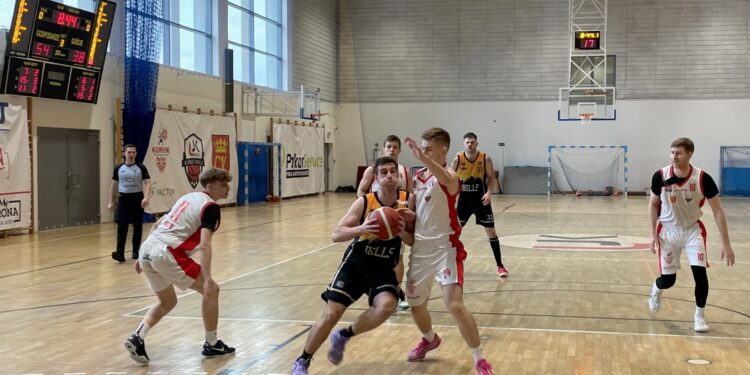 01.02.2025. Kielce. Mecz AZS UJK Kielce - Basket Hills Bielsko-Biała / Fot. Kamil Król - Radio Kielce