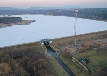 09.02.2025. Cedzyna. Zalew / Fot. Jarosław Kubalski - Radio Kielce