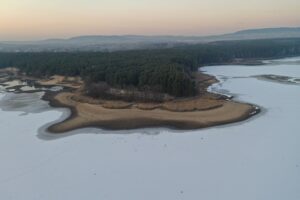 09.02.2025. Cedzyna. Zalew / Fot. Jarosław Kubalski - Radio Kielce