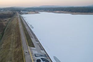 09.02.2025. Cedzyna. Zalew / Fot. Jarosław Kubalski - Radio Kielce