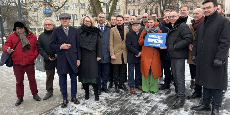 Sympatycy KO ze Świętokrzyskiego wspierają prezydenta Warszawy w batalii o fotel prezydenta Polski