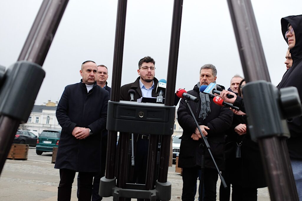 06.02.2025. Kielce. Konferencja PiS w sprawie przyszłości Placu Wolności. / Fot. Jarosław Kubalski - Radio Kielce