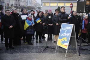 24.02.2025. Kielce. Pikieta „Solidarni z Ukrainą — To nasza wspólna wojna". / Fot. Jarosław Kubalski - Radio Kielce