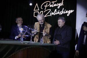 27.02.2025. Kielce. Losowanie 1/8 finału i całej drabinki piłkarskiego Chemar Rurociągi Pucharu Polski na szczeblu okręgu / Fot. Jarosław Kubalski - Radio Kielce