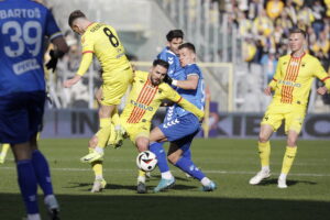 Korona wreszcie zwycięska na własnym stadionie - Radio Kielce