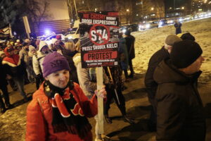 Protest przeciw trasie S74 przez Kielce. Mieszkańcy blokowali ulicę - Radio Kielce