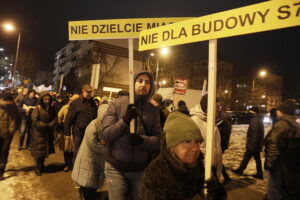 Protest przeciw trasie S74 przez Kielce. Mieszkańcy blokowali ulicę - Radio Kielce