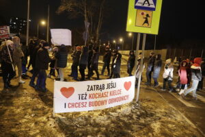 Protest przeciw trasie S74 przez Kielce. Mieszkańcy blokowali ulicę - Radio Kielce