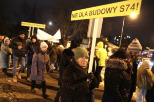 Protest przeciw trasie S74 przez Kielce. Mieszkańcy blokowali ulicę - Radio Kielce