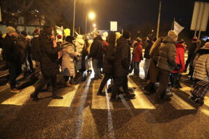 Protest przeciw trasie S74 przez Kielce. Mieszkańcy blokowali ulicę - Radio Kielce