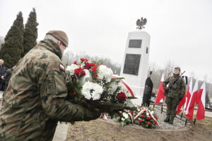 Pamięć o niezłomnych trwa, ale historycy wciąż mają dużo pracy - Radio Kielce