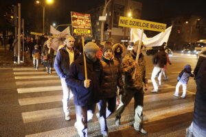 Kielce. Protest przeciw budowie S74 przez Kielce - Radio Kielce