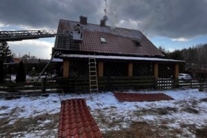 20.02.2025. Cisów. Pożar domu / Fot. straż pożarna