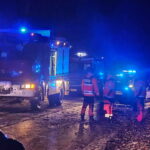 Tragedia na drodze. Samochód osobowy uderzył w przydrożne drzewo