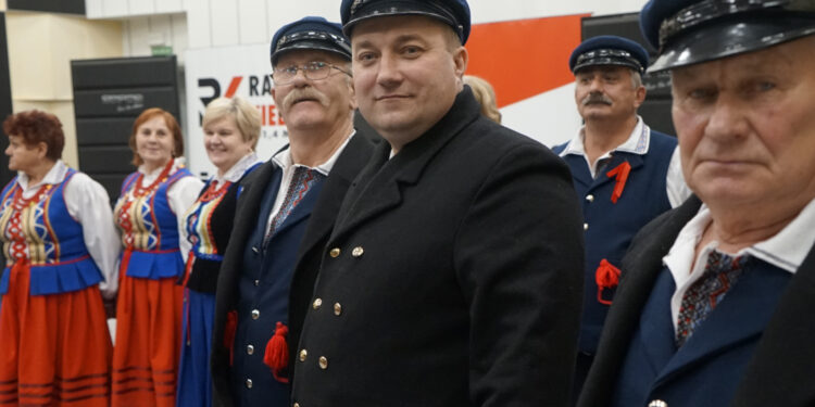 RYM SIĘ NIESIE PO POLU PO LESIE. „Kawalerskie nauki” [POSŁUCHAJ] - Radio Kielce