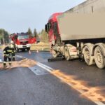 Utrudnienia na krajowej „42” po zderzeniu dwóch samochodów