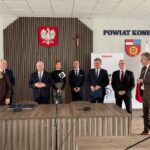 31.03.2025. Końskie. Podpisanie umowy na budowę drogi wojewódzkiej 728 z Kornicy do Gowarczowa / Fot. Magdalena Galas-Klusek - Radio Kielce