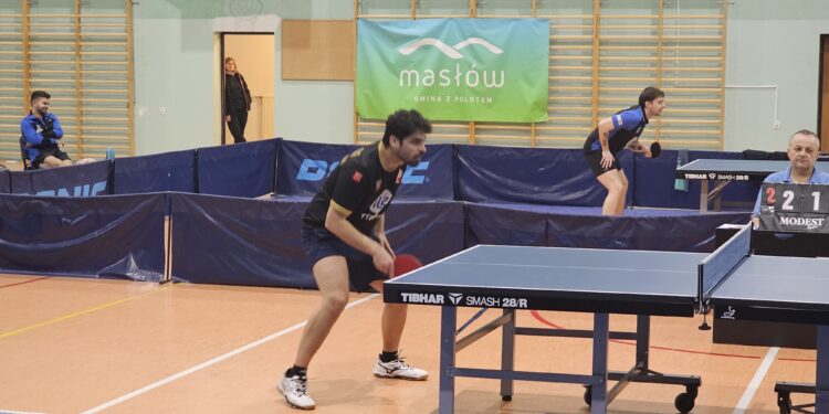 Tenis stołowy. Mecz TTCup.com Polonia Kielce - KTS Nowy Dwór Mazowiecki / Fot. Maciej Makuła - Radio Kielce