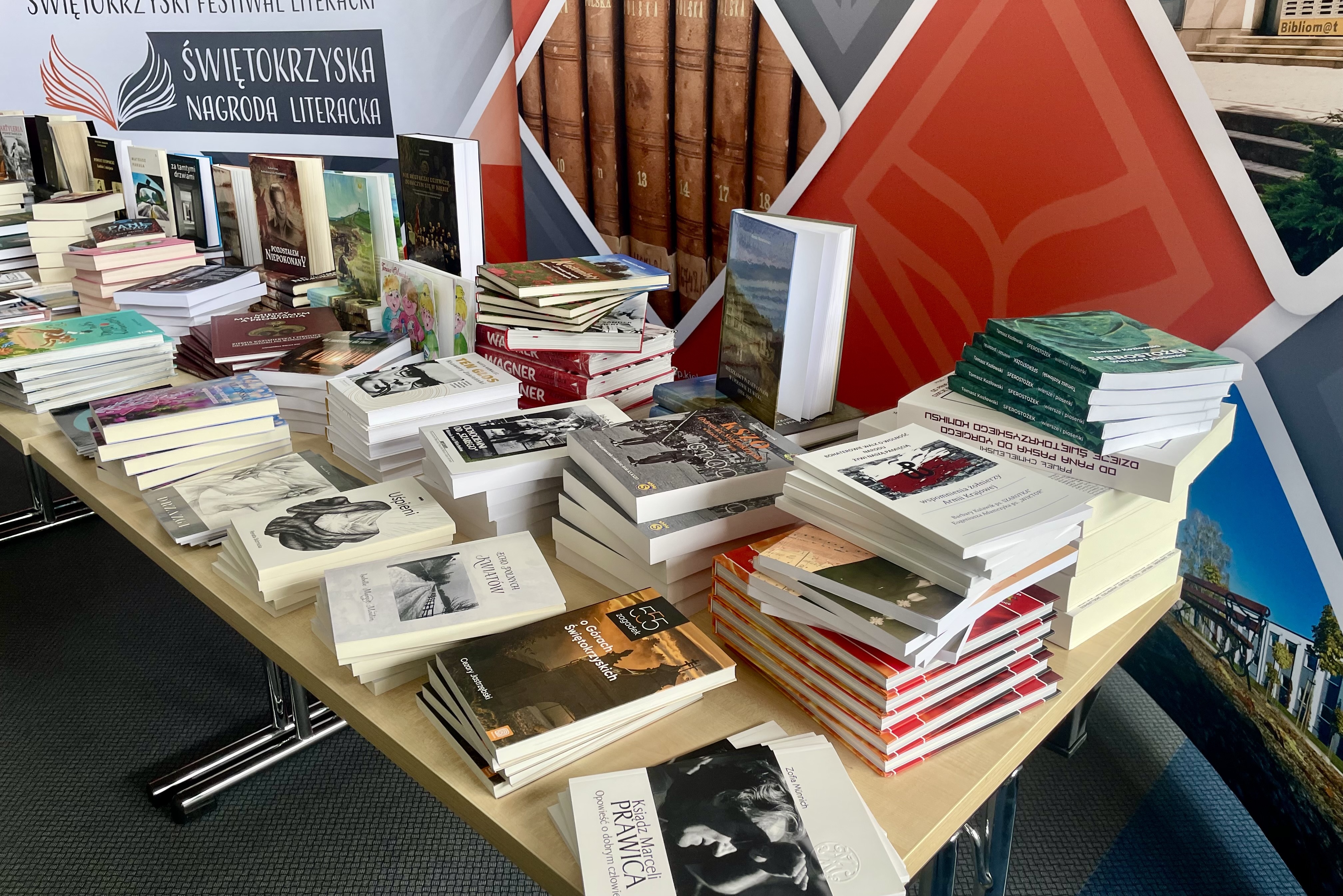 60 tytułów powalczy o Świętokrzyską Nagrodę Literacką