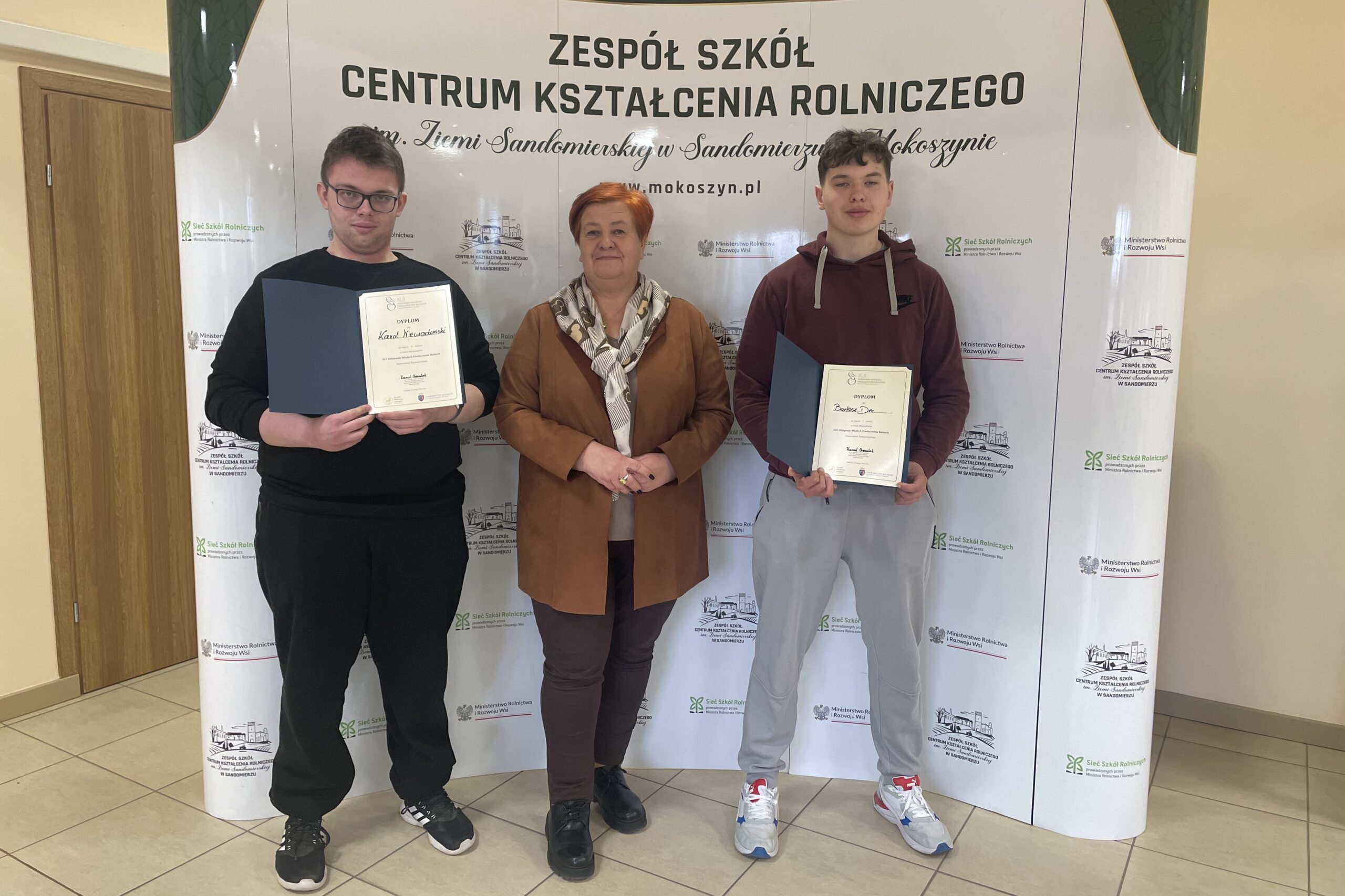 Uczniowie szkoły rolniczej w Sandomierzu w finale krajowym Olimpiady Młodych Producentów Rolnych - Radio Kielce Uczniowie szkoły rolniczej w Sandomierzu w finale krajowym Olimpiady Młodych Producentów Rolnych - Radio Kielce