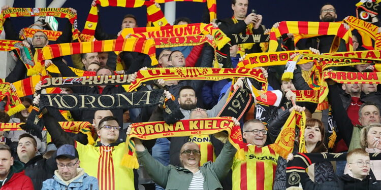 07.03.2025 Kielce. Mecz Korona Kielce - Puszcza Niepołomice / Fot. Wiktor Taszłow - Radio Kielce