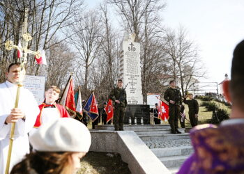 9.03.2025 Bieliny. Obchody 81. rocznicy zamordowania 20 mieszkańców przez hitlerowców / Fot. Wiktor Taszłow – Radio Kielce