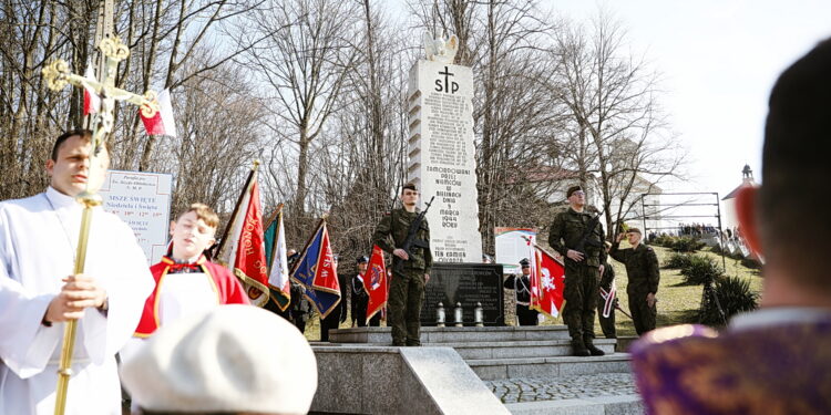 9.03.2025 Bieliny. Obchody 81. rocznicy zamordowania 20 mieszkańców przez hitlerowców / Fot. Wiktor Taszłow – Radio Kielce