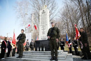 9.03.2025 Bieliny. Obchody 81. rocznicy zamordowania 20 mieszkańców przez hitlerowców / Fot. Wiktor Taszłow – Radio Kielce