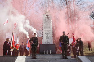 9.03.2025 Bieliny. Obchody 81. rocznicy zamordowania 20 mieszkańców przez hitlerowców / Fot. Wiktor Taszłow – Radio Kielce