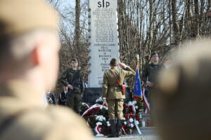 9.03.2025 Bieliny. Obchody 81. rocznicy zamordowania 20 mieszkańców przez hitlerowców / Fot. Wiktor Taszłow – Radio Kielce