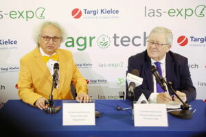 14.03.2025. Kielce. Na zdjęciu: Dr Andrzej Mochoń, Prezes Zarządu Targów Kielce i Czesław Siekierski, Minister Rolnictwa i Rozwoju Wsi podczas Targów Techniki Rolniczej Agrotech / Fot. Wiktor Taszłow – Radio Kielce